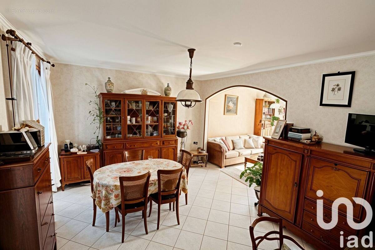 Photo 1 - Maison à LIVRY-GARGAN