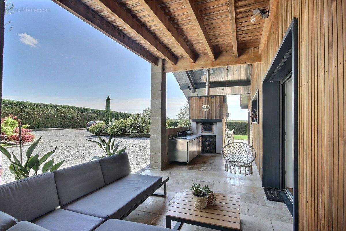 Maison à POUILLON