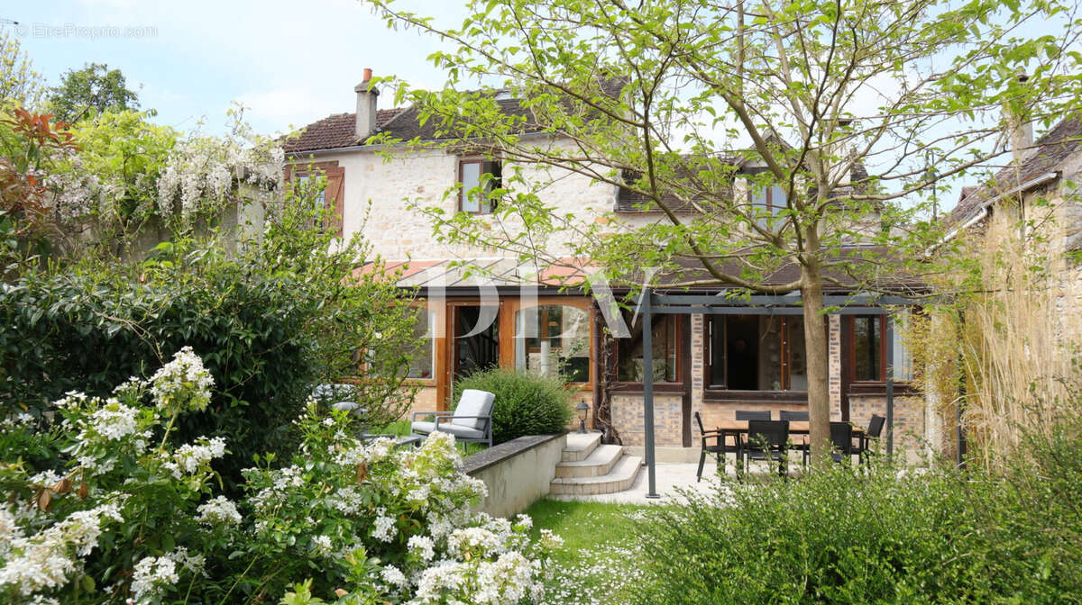 Maison à SAMOIS-SUR-SEINE