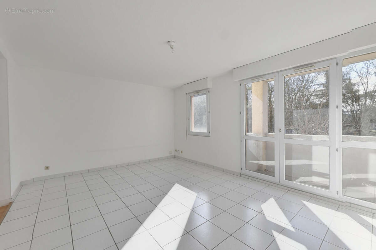 Appartement à LE PONT-DE-CLAIX