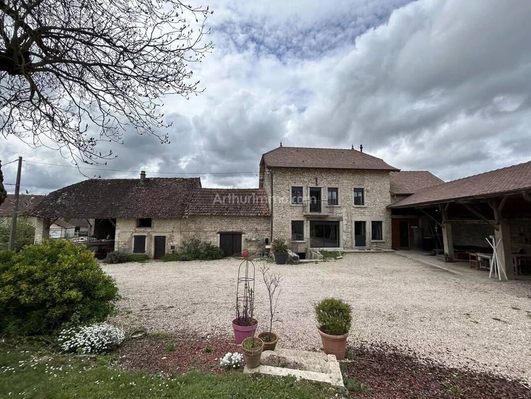 Maison à COURTENAY