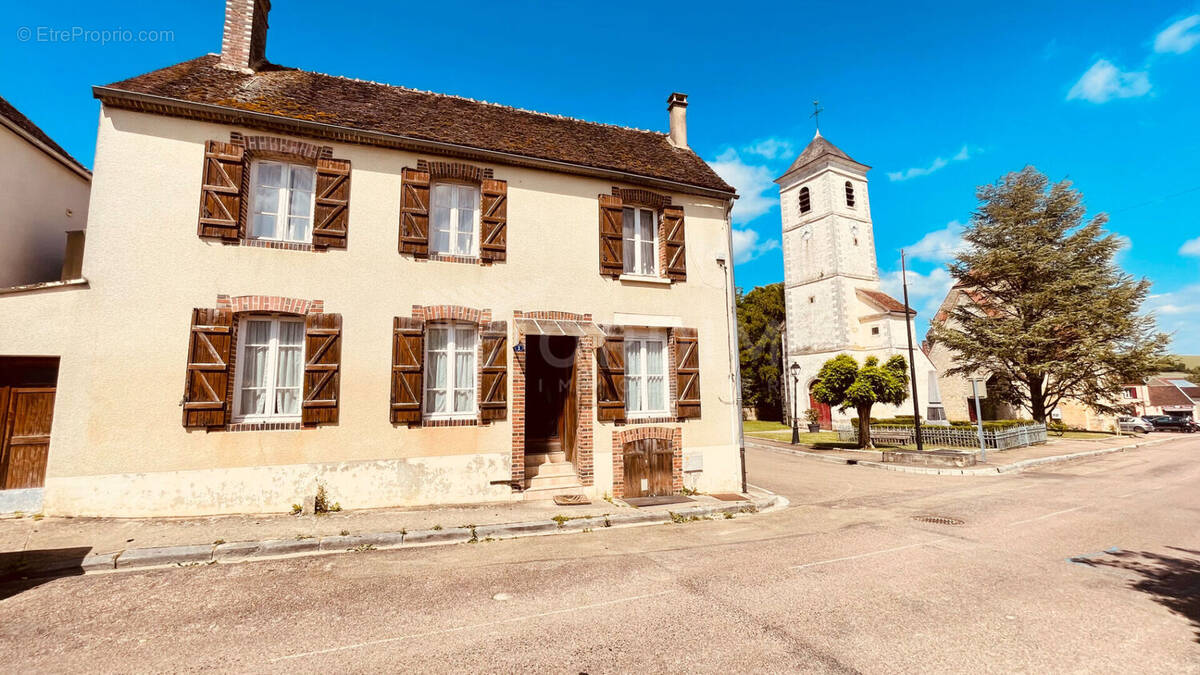 Maison à BUSSY-EN-OTHE