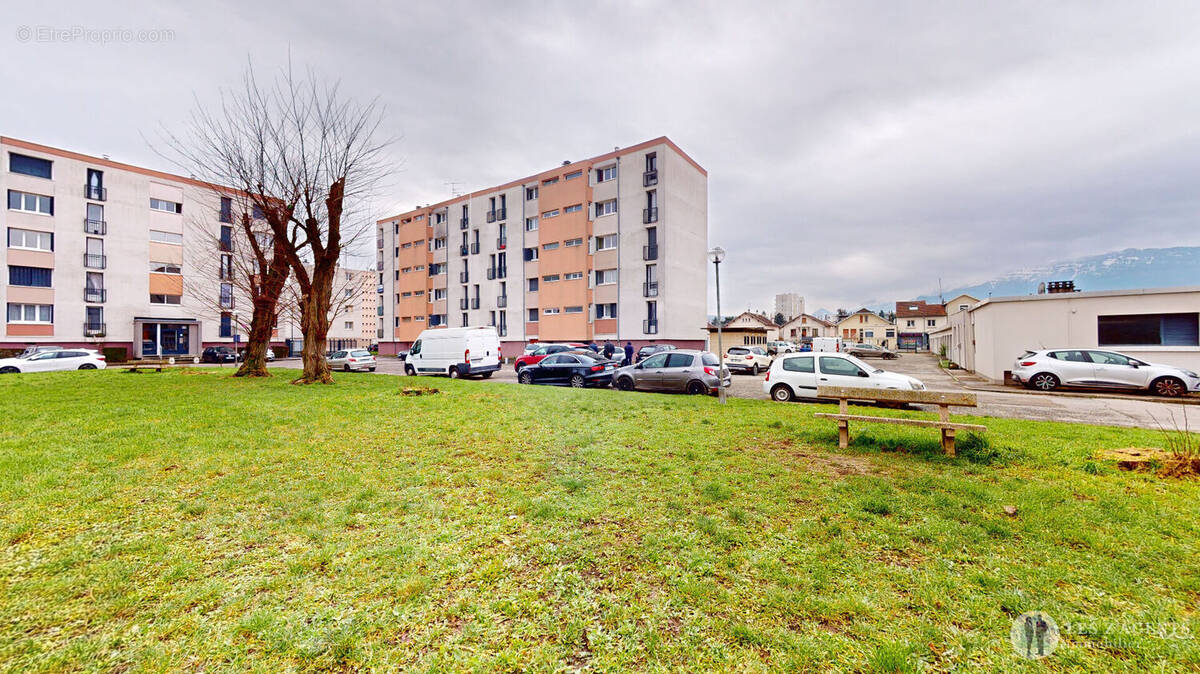 Appartement à SAINT-MARTIN-D&#039;HERES