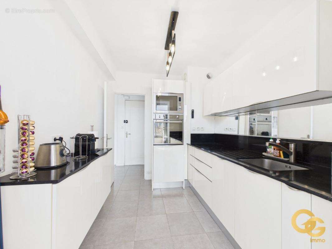 Appartement à MANDELIEU-LA-NAPOULE