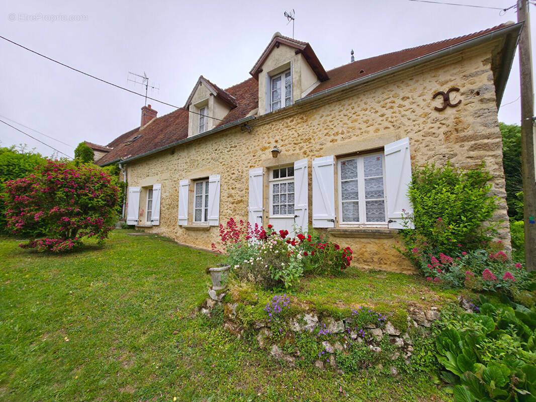Maison à LE GUE-DE-LA-CHAINE