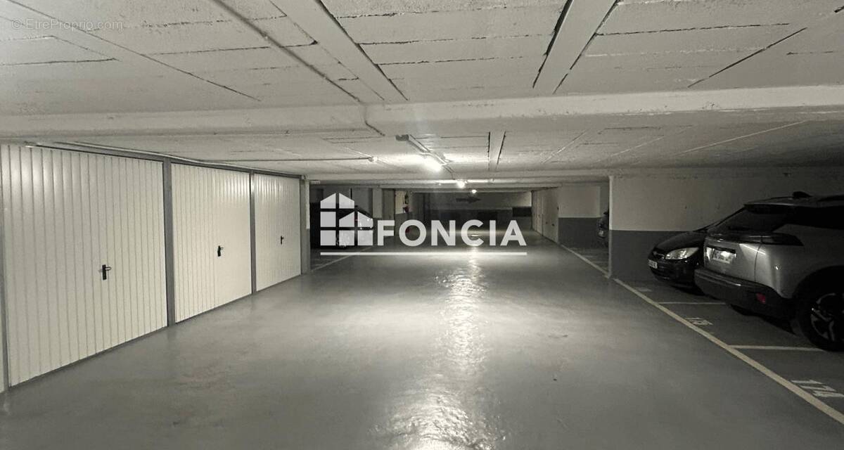 Parking à PARIS-19E