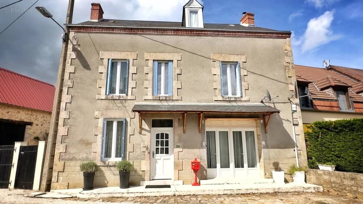 Maison à BOUSSAC