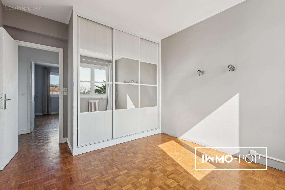 Appartement à SURESNES