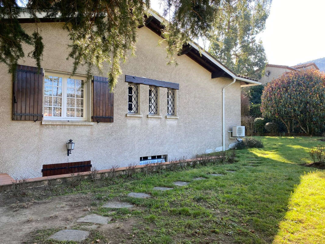 Maison à AUSSILLON