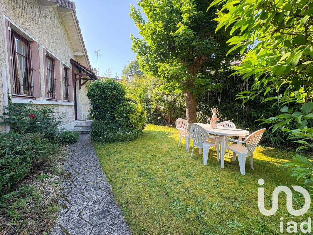 Photo 1 - Maison à LE PLESSIS-TREVISE