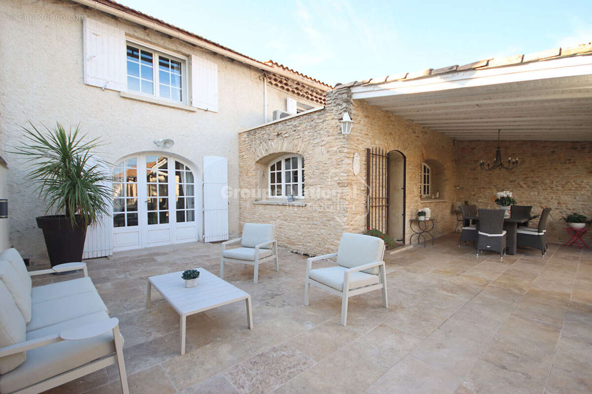 Maison à MONTEUX