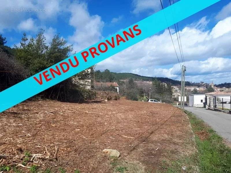 Terrain à LES VANS