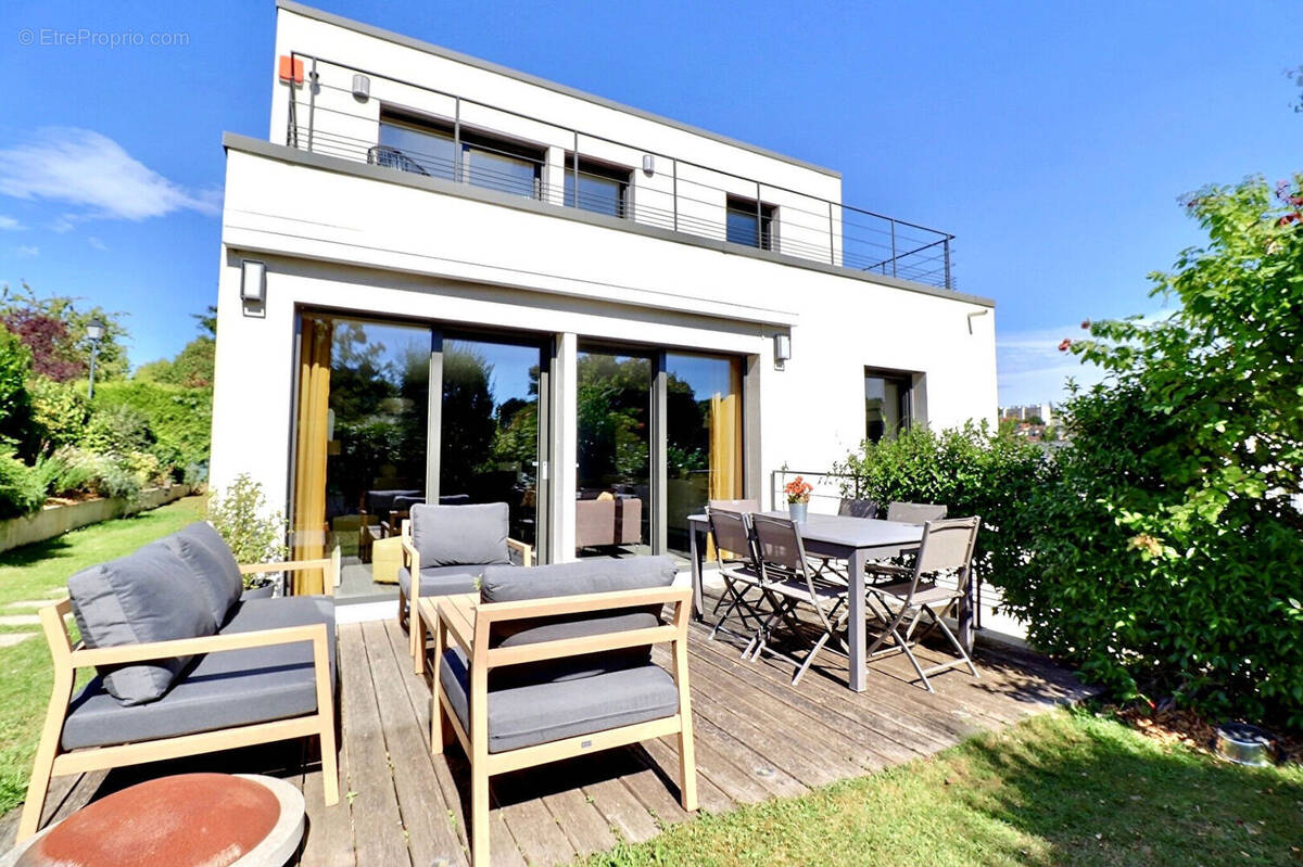 Maison à MAREIL-MARLY