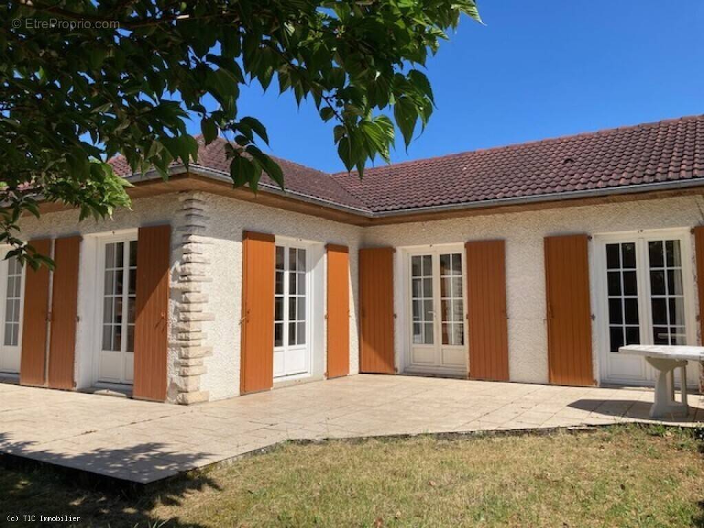 Maison à RUFFEC