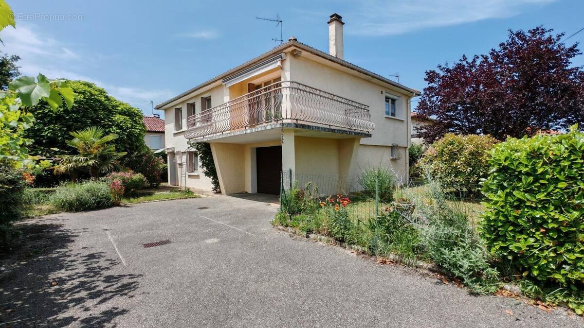 Maison à MEYZIEU