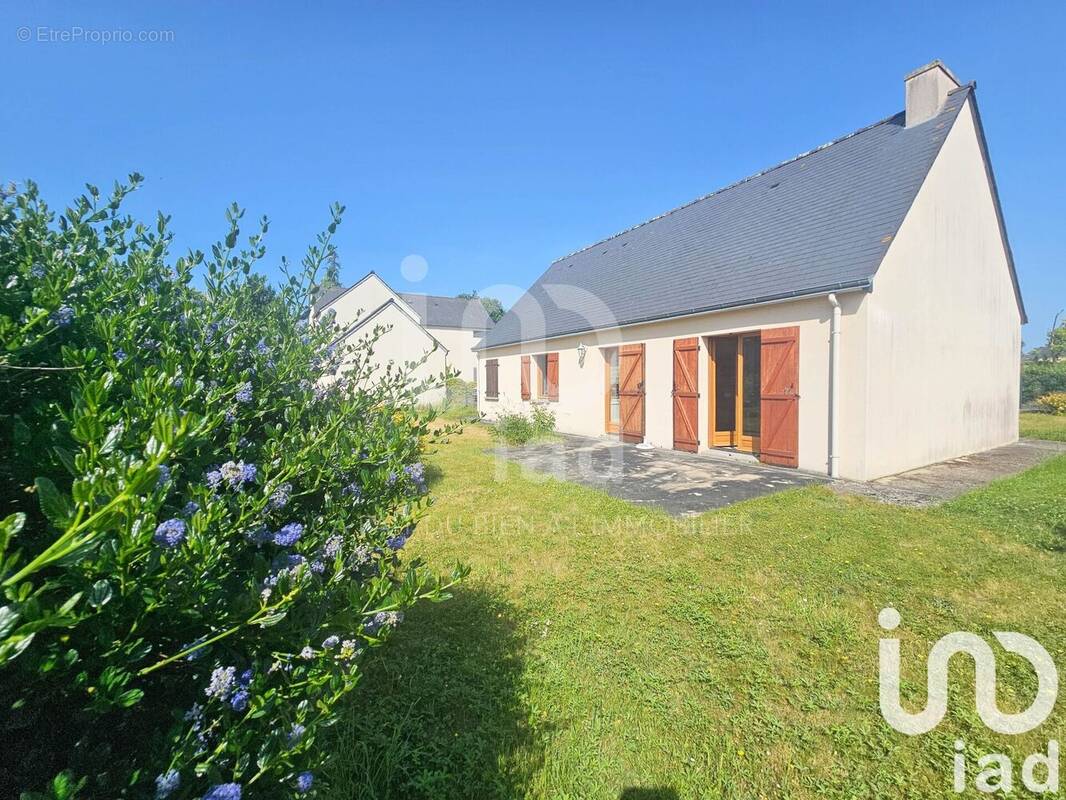 Photo 1 - Maison à SAINT-MEEN-LE-GRAND
