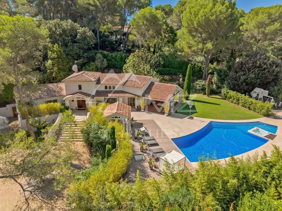 Maison à MOUGINS