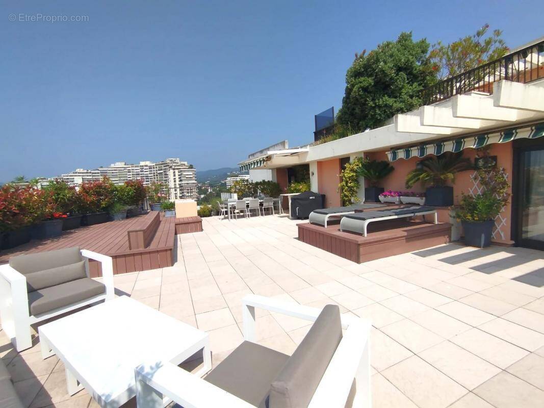 Appartement à MANDELIEU-LA-NAPOULE