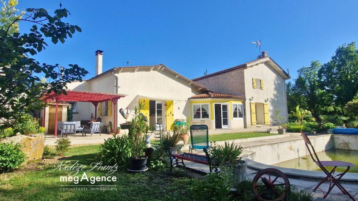 Maison à LES EGLISES-D&#039;ARGENTEUIL