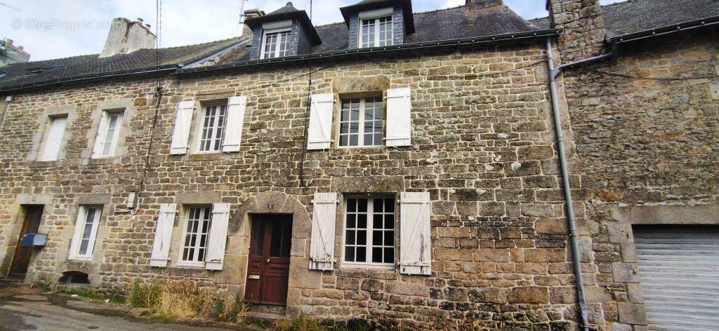 Maison à GUEMENE-SUR-SCORFF