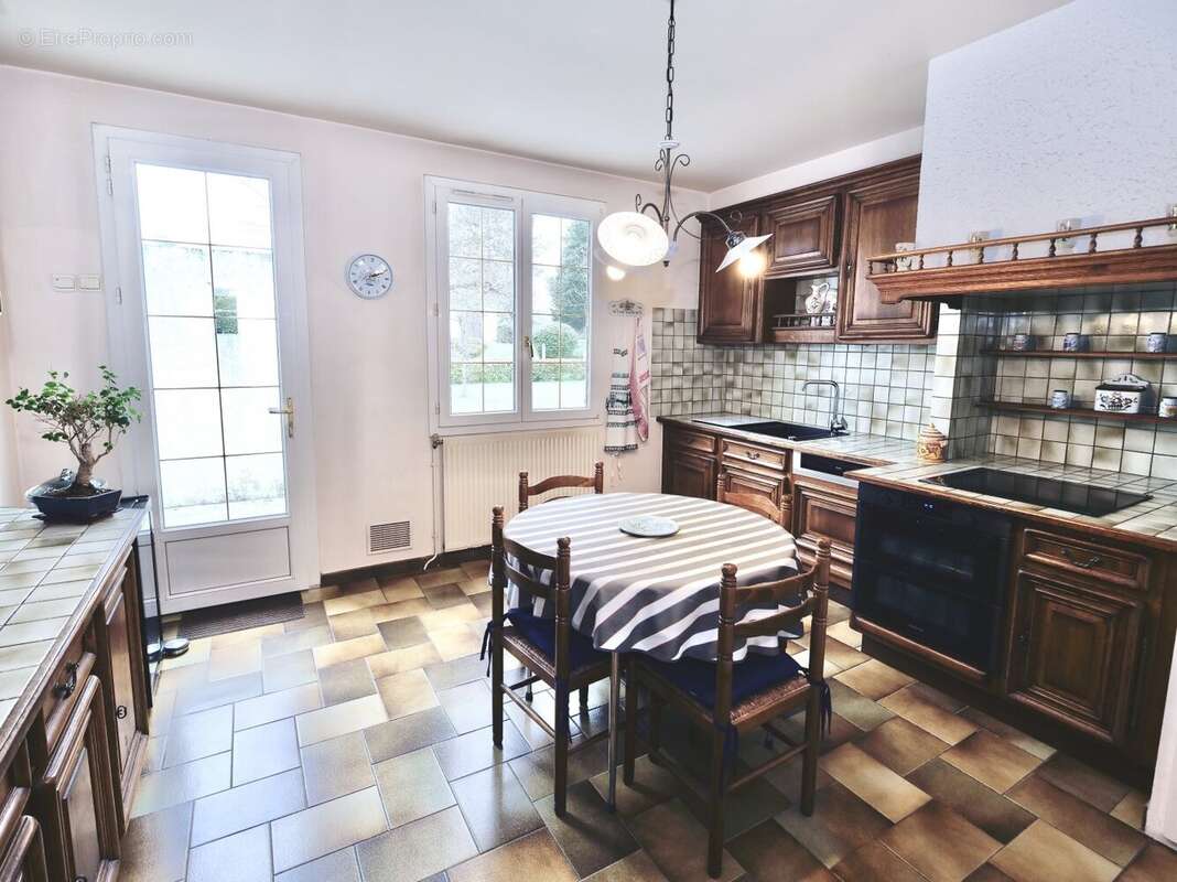 Maison à LE CHATELET-EN-BRIE
