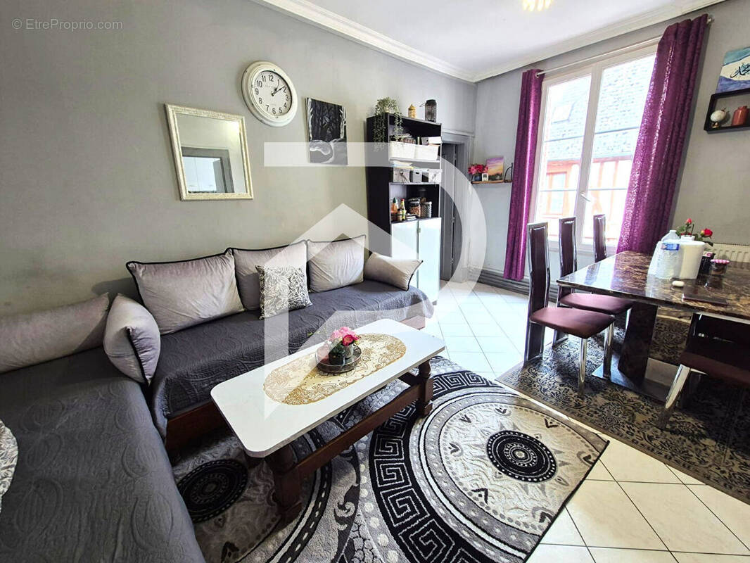 Maison à MERU