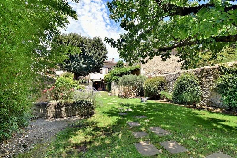 Maison à LOURMARIN