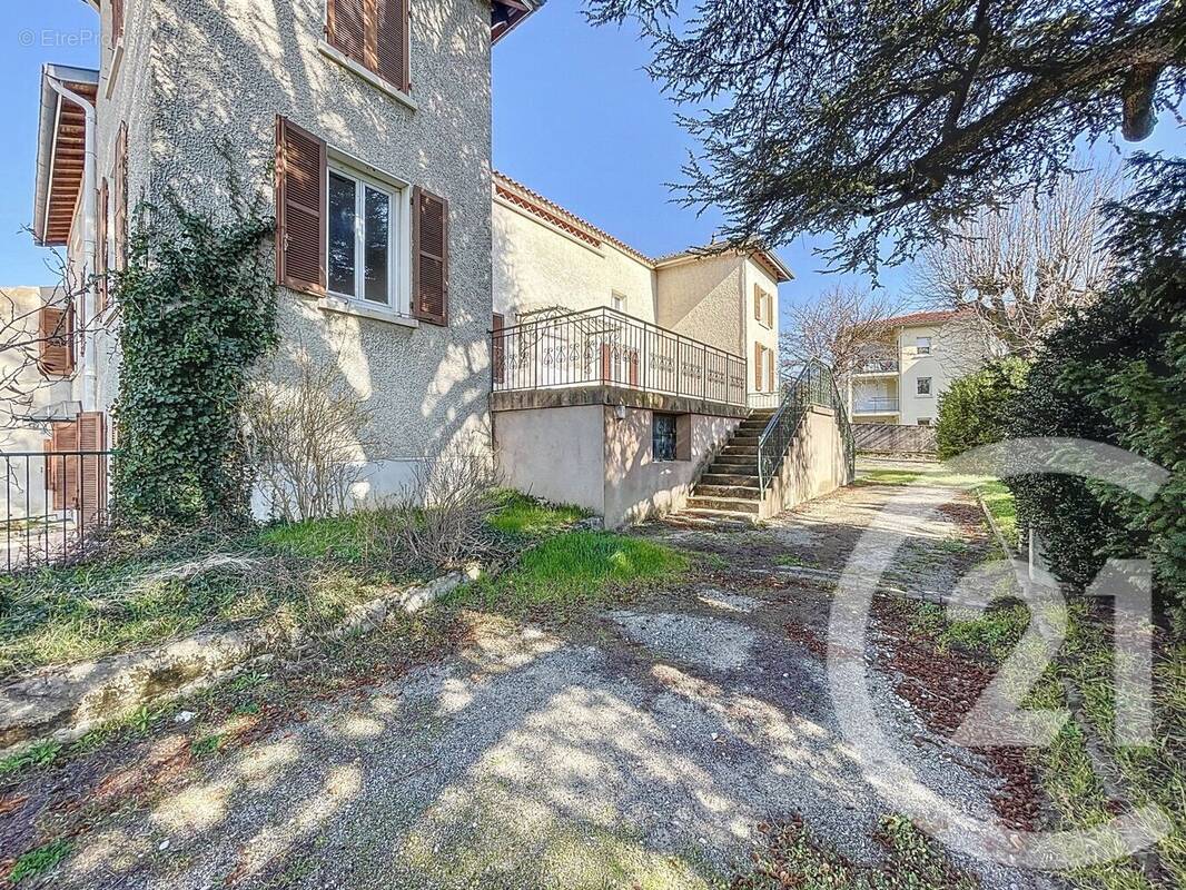 Appartement à MORNANT