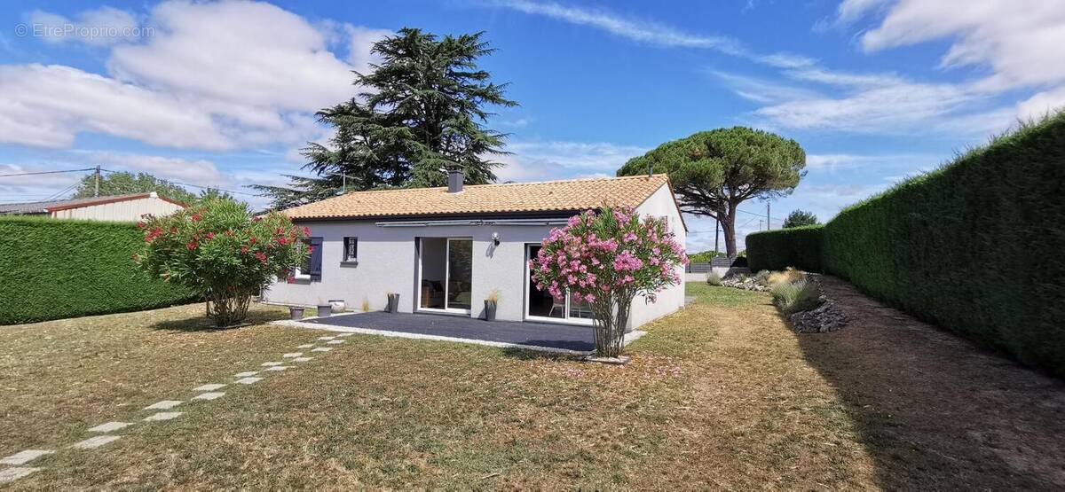 Maison à PUGNAC