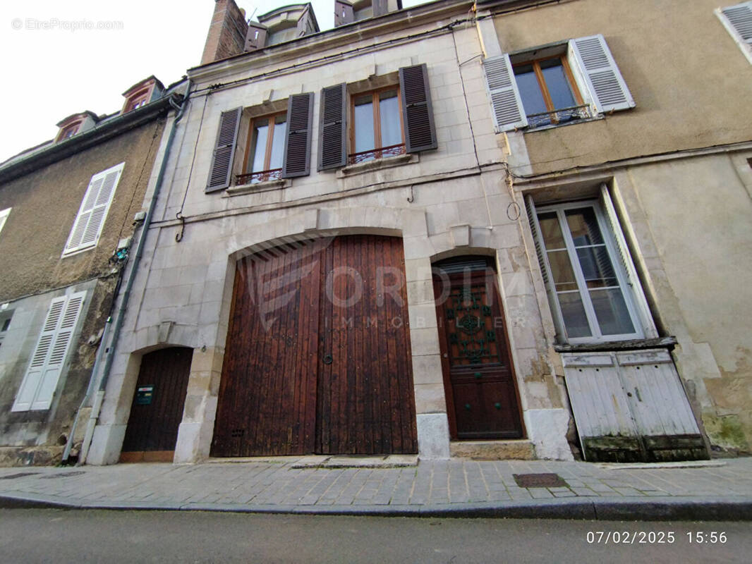 Maison à AUXERRE