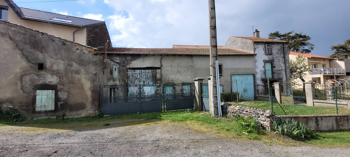 Maison à SAYAT