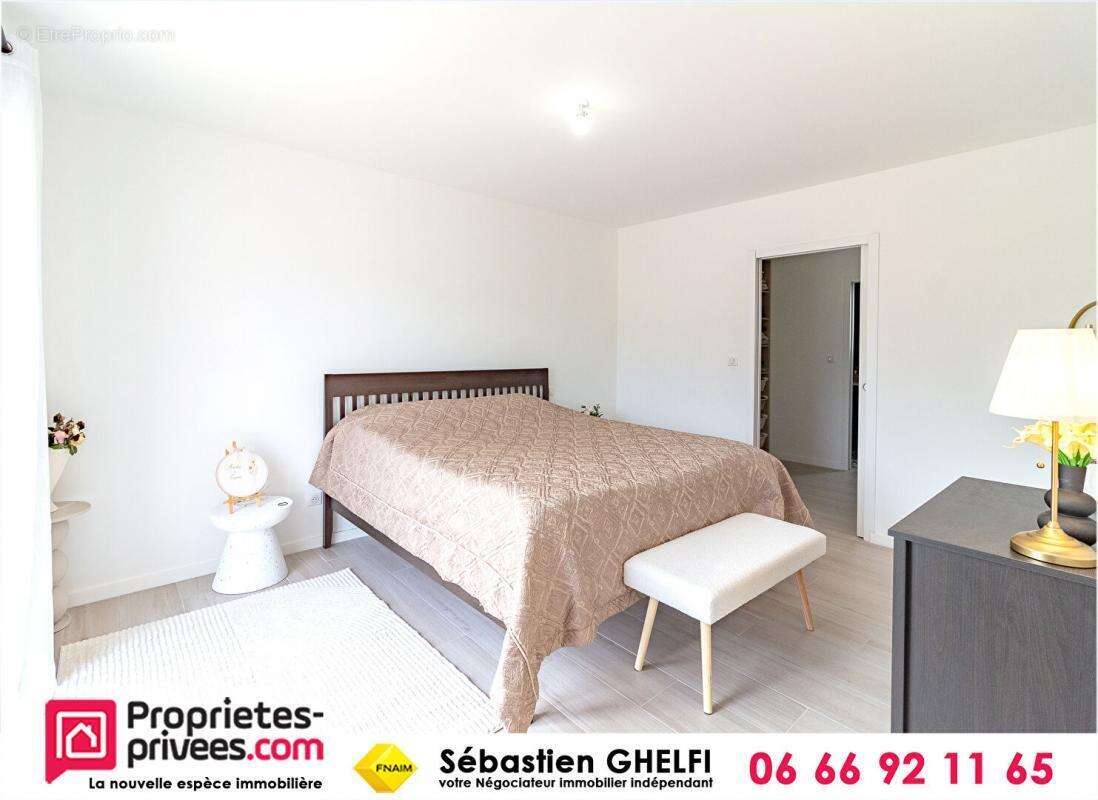 Maison à CONTRES