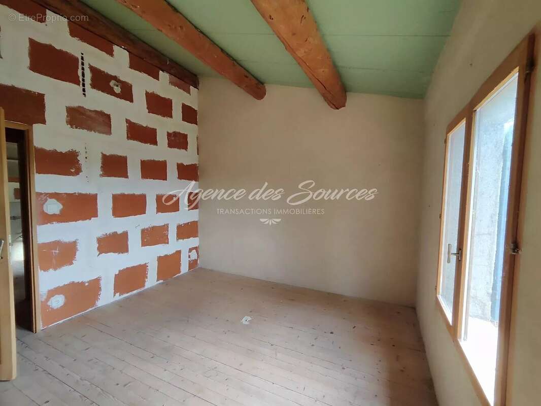 Maison à VARAGES