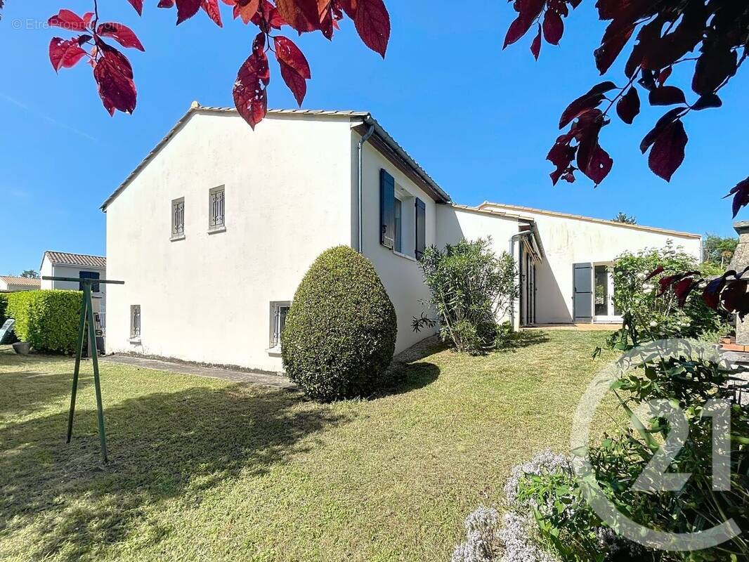 Maison à LINARS