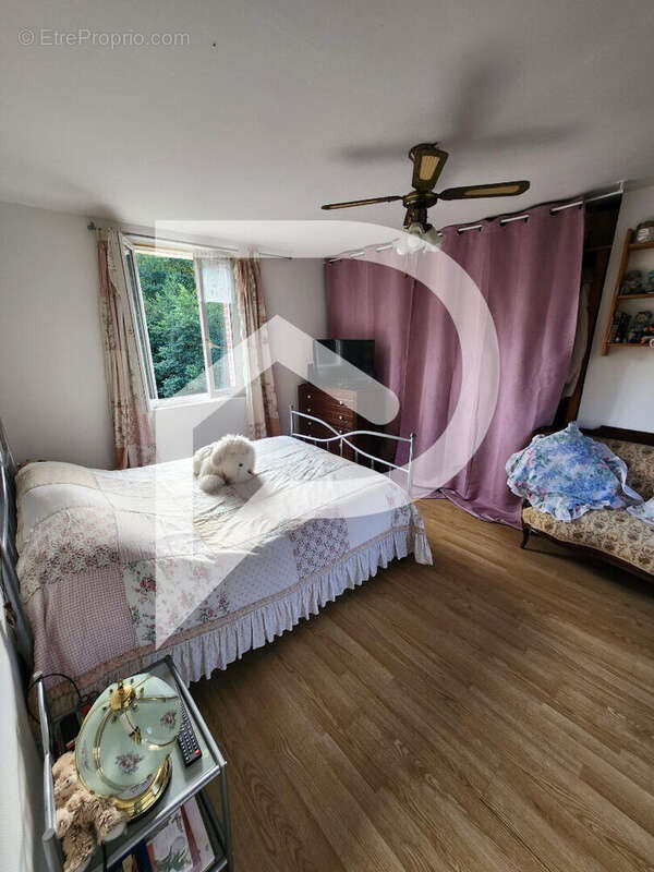 Maison à LA FERTE-FRENEL
