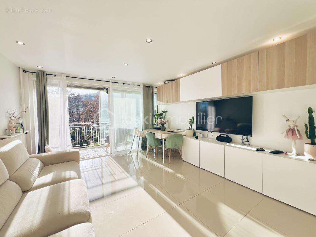 Appartement à MANDELIEU-LA-NAPOULE