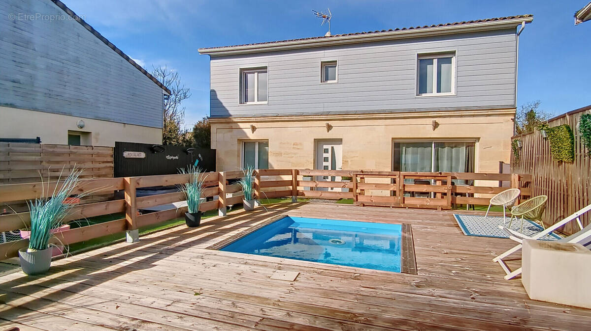 Maison à PAREMPUYRE