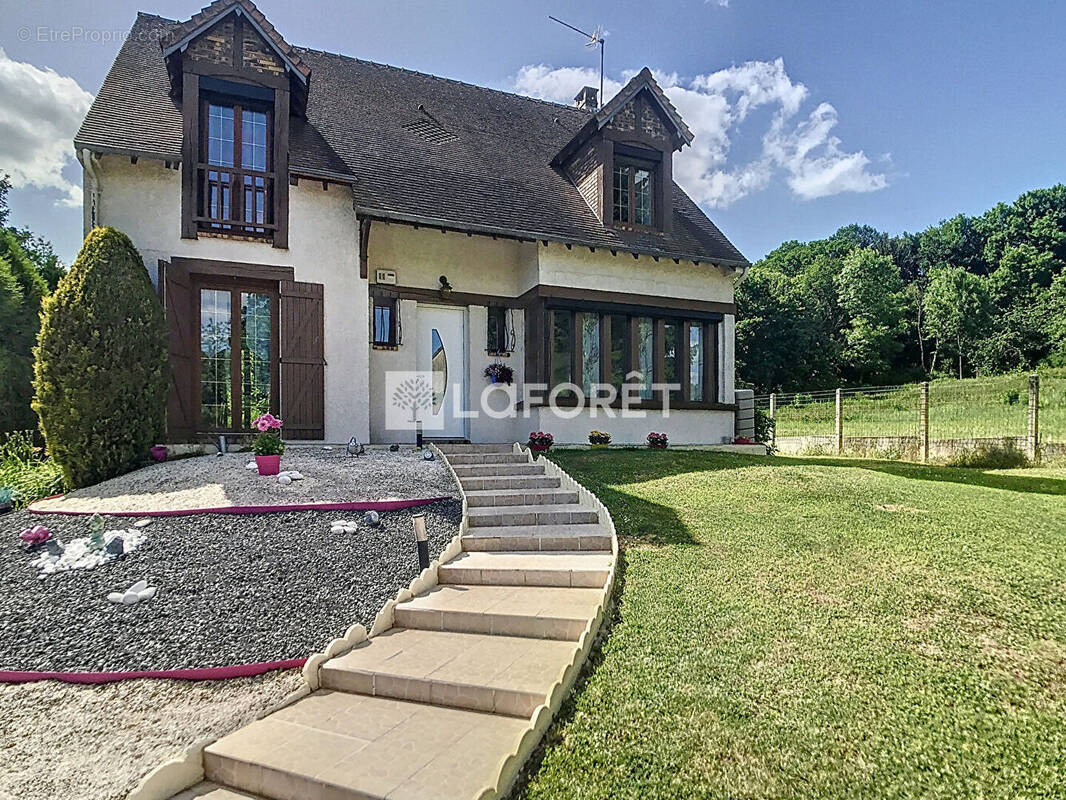 Maison à LINAS