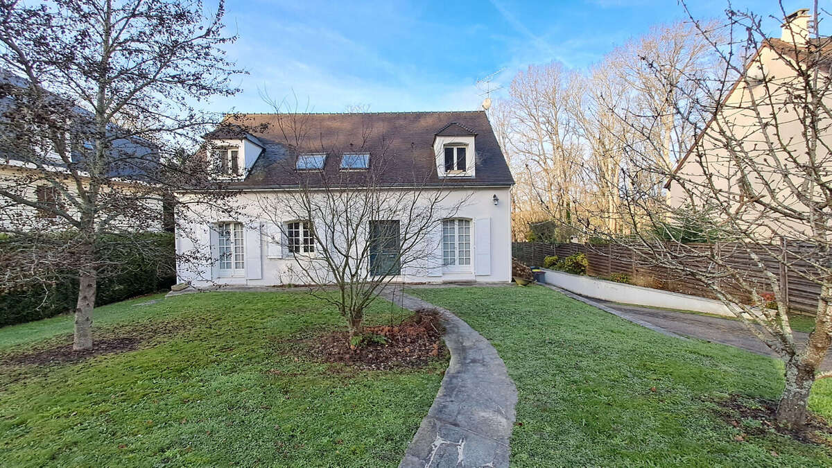 Maison à SAINT-REMY-LES-CHEVREUSE