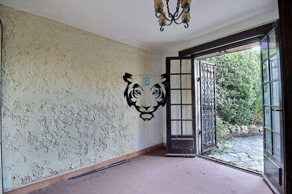 Maison à LES ISSAMBRES