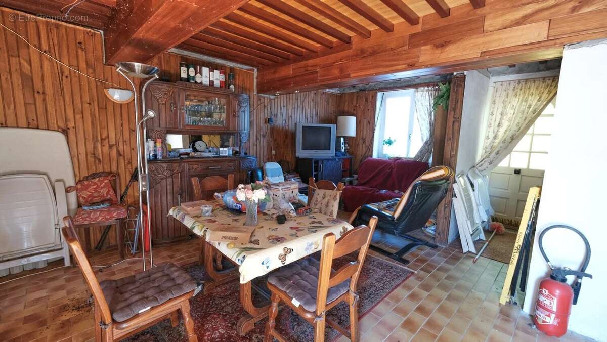 Maison à MONTIGNY-EN-MORVAN