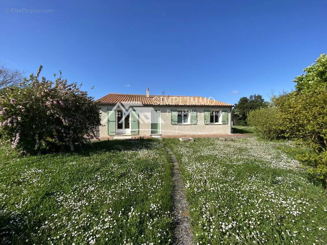 Maison à ECHILLAIS