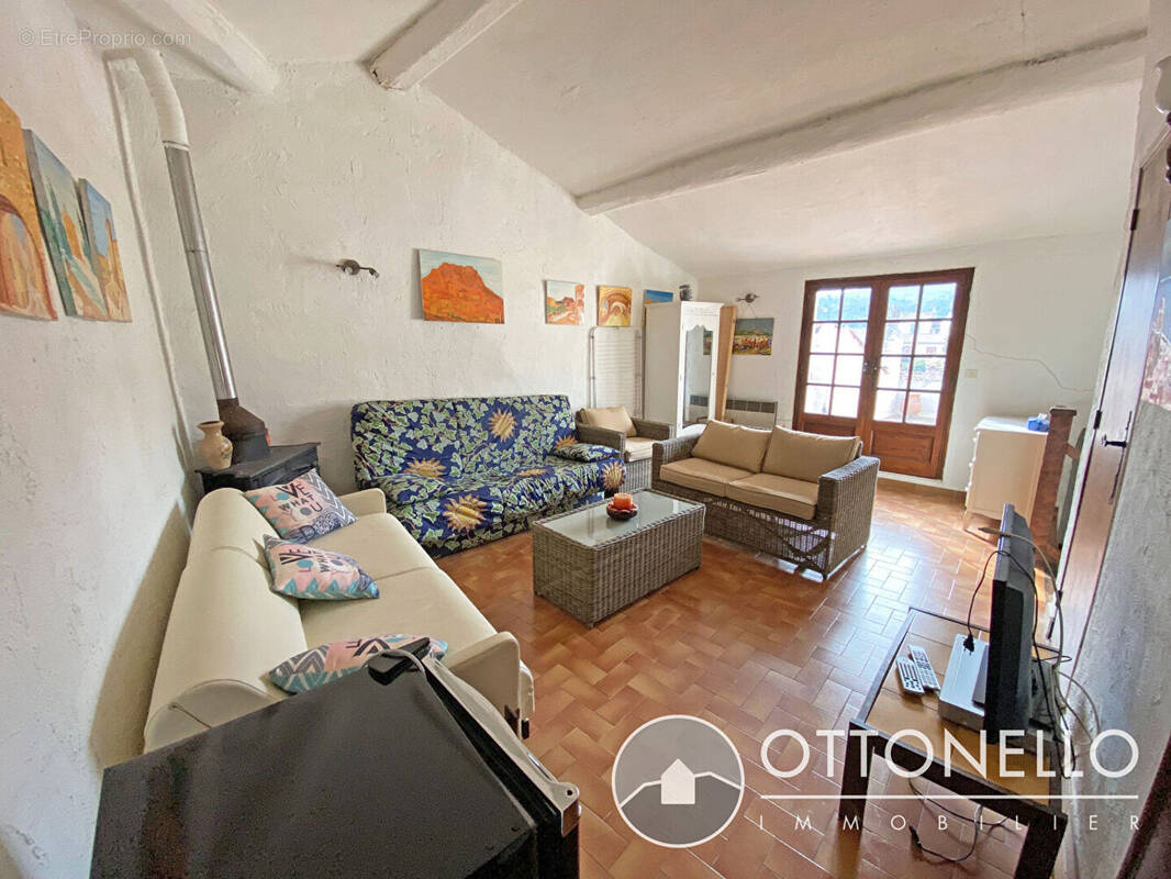 Appartement à ROQUEBRUNE-SUR-ARGENS
