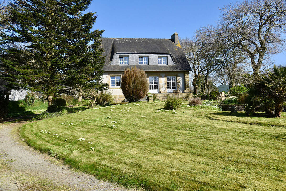 Maison à PLOUVIEN