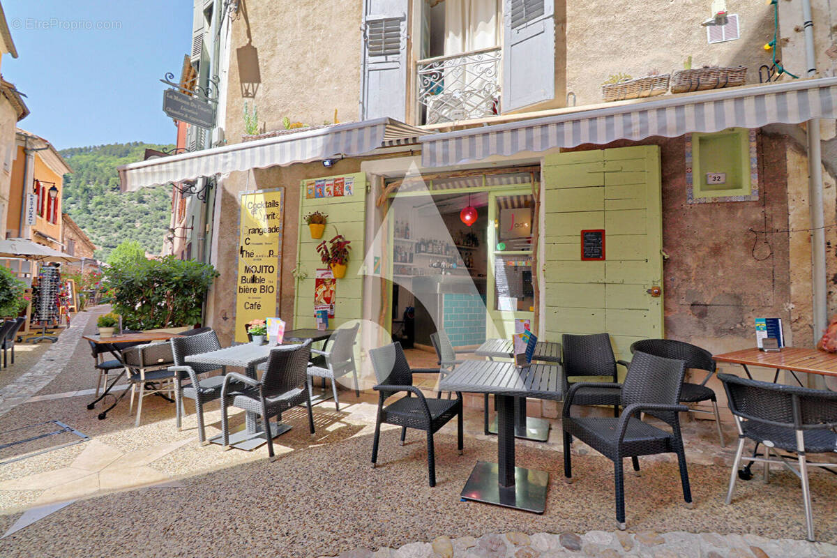 Commerce à MOUSTIERS-SAINTE-MARIE
