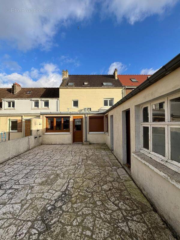 Maison à SAINT-MARTIN-BOULOGNE