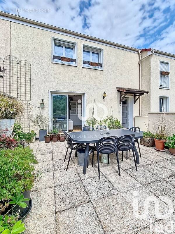 Photo 1 - Appartement à COMBS-LA-VILLE