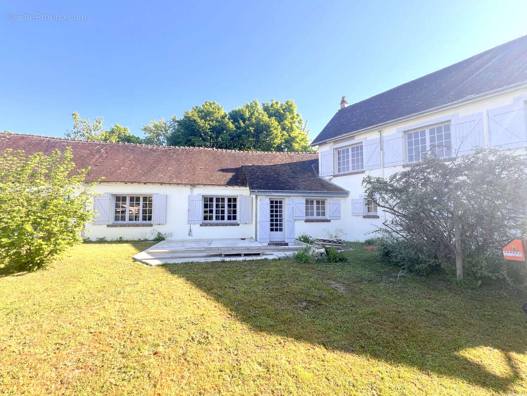 Maison à CHERISY