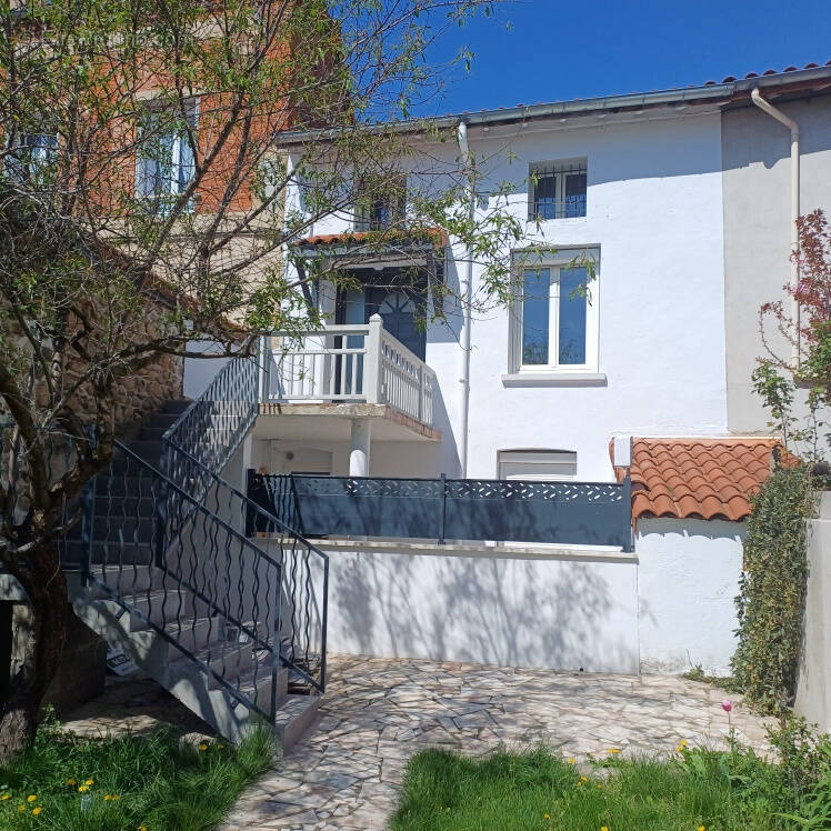 Maison à SAINT-JUST-SAINT-RAMBERT