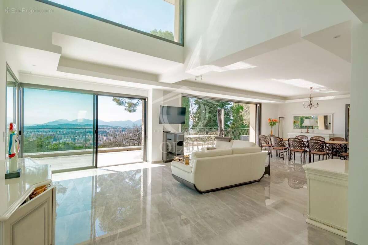 Maison à MOUGINS